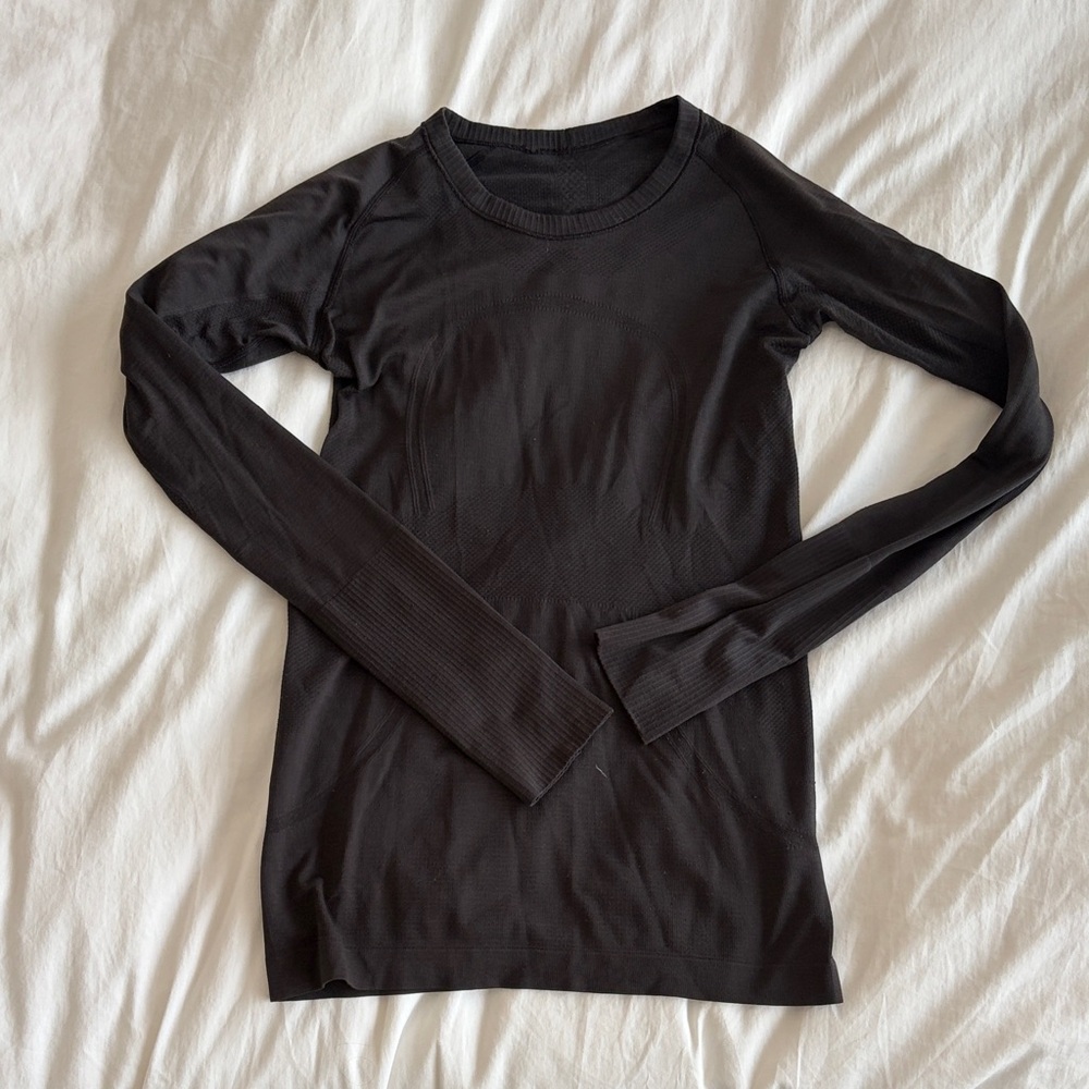 Lululemon Long-Sleeve Women's Work-Out Top